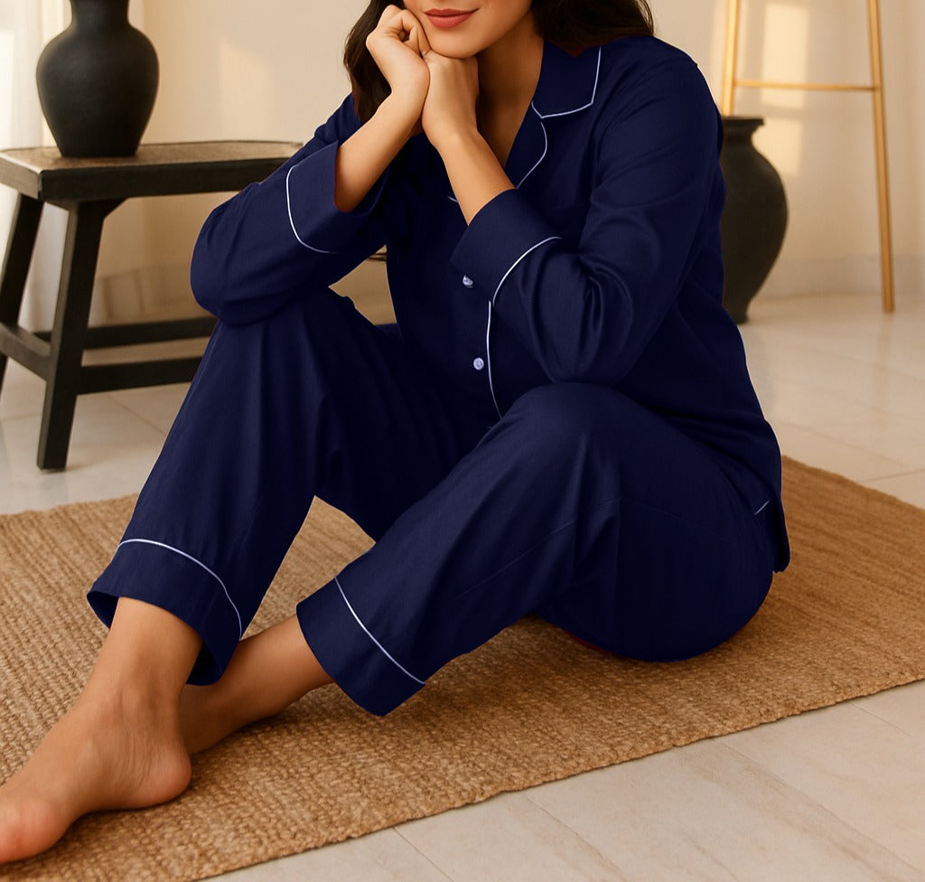 Two-Piece Silk Pajama Set with Relaxed Fit for Ladies